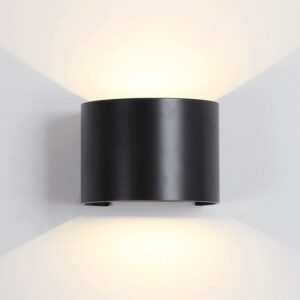 Ronde zwarte LED wandlamp 12W met instelbare lichtbundel op muur